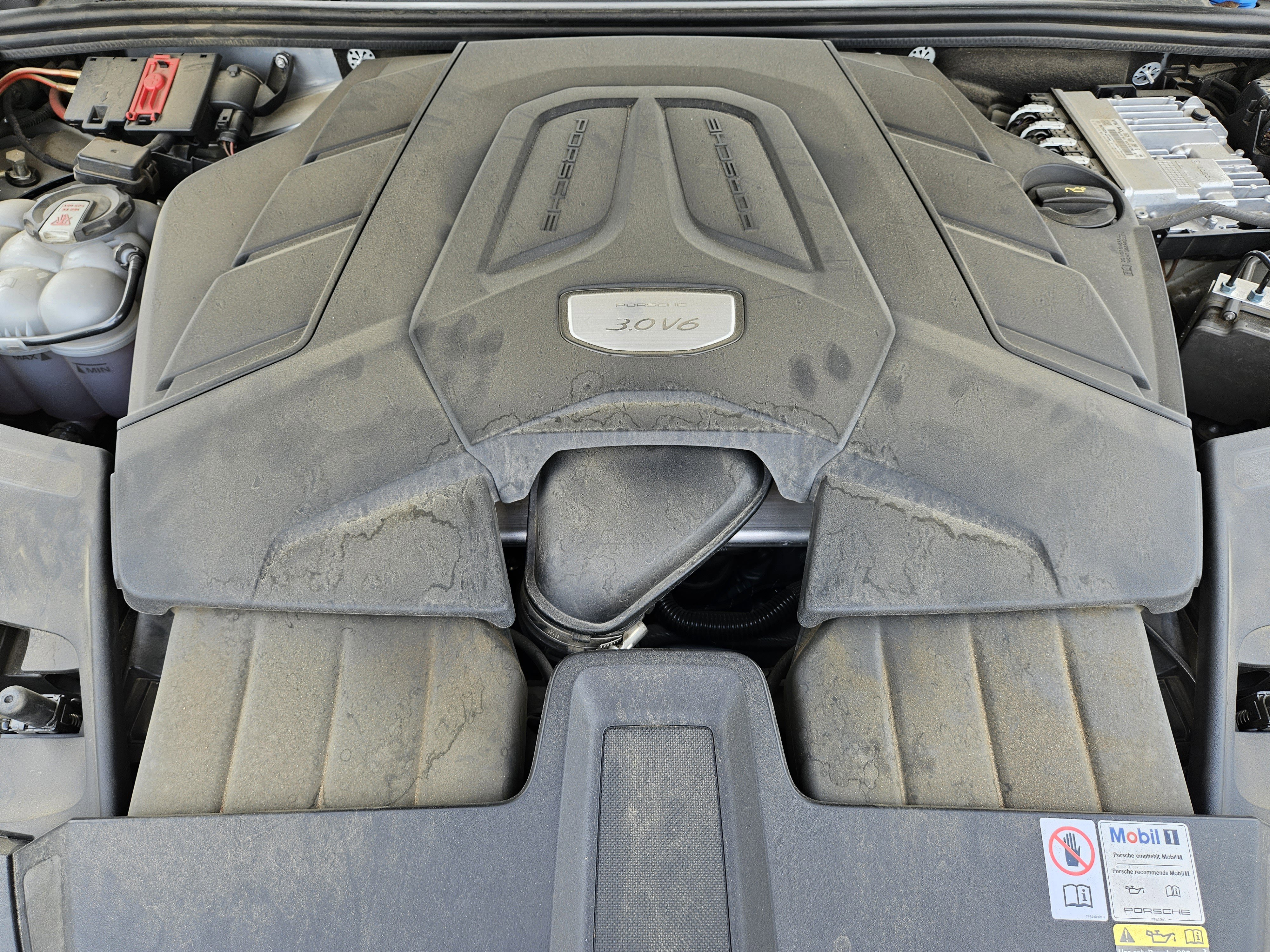 Certified 2023 Porsche Cayenne image 30