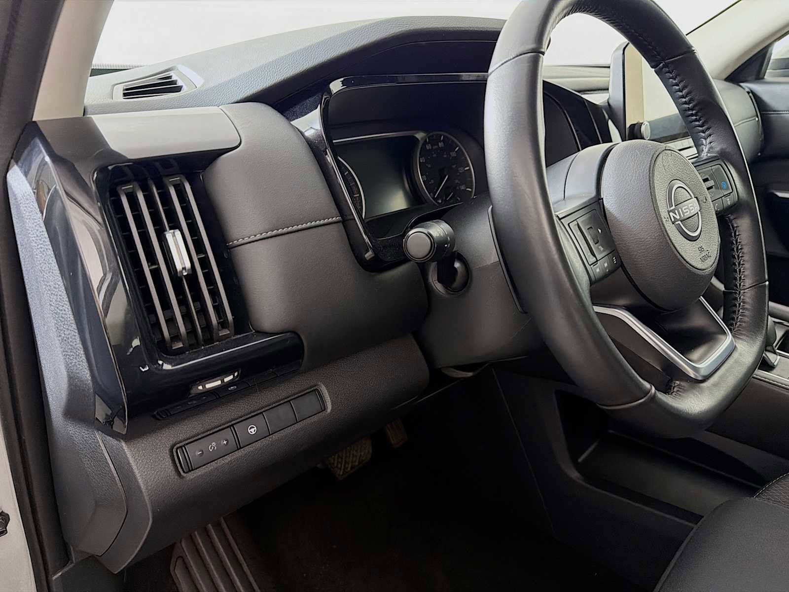 Certified 2024 Nissan Pathfinder SV AWD/4WD image 8