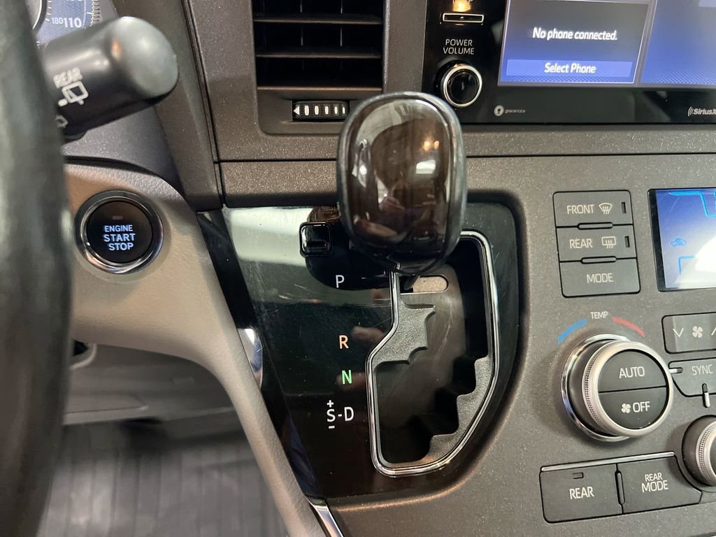 Used 2019 Toyota Sienna XLE image 17