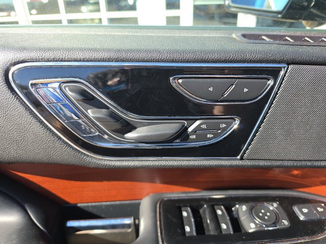 Used 2020 Lincoln Navigator Reserve AWD/4WD image 18