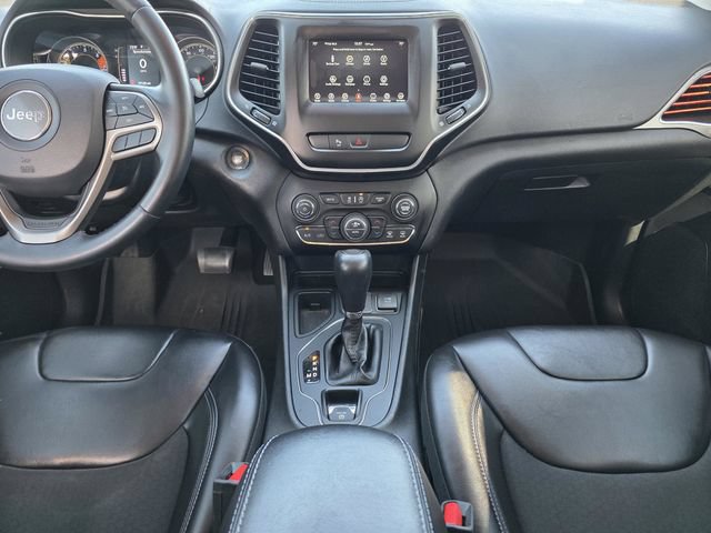 Used 2019 Jeep Cherokee Latitude Plus w/ Comfort/Convenience Group FWD image 20