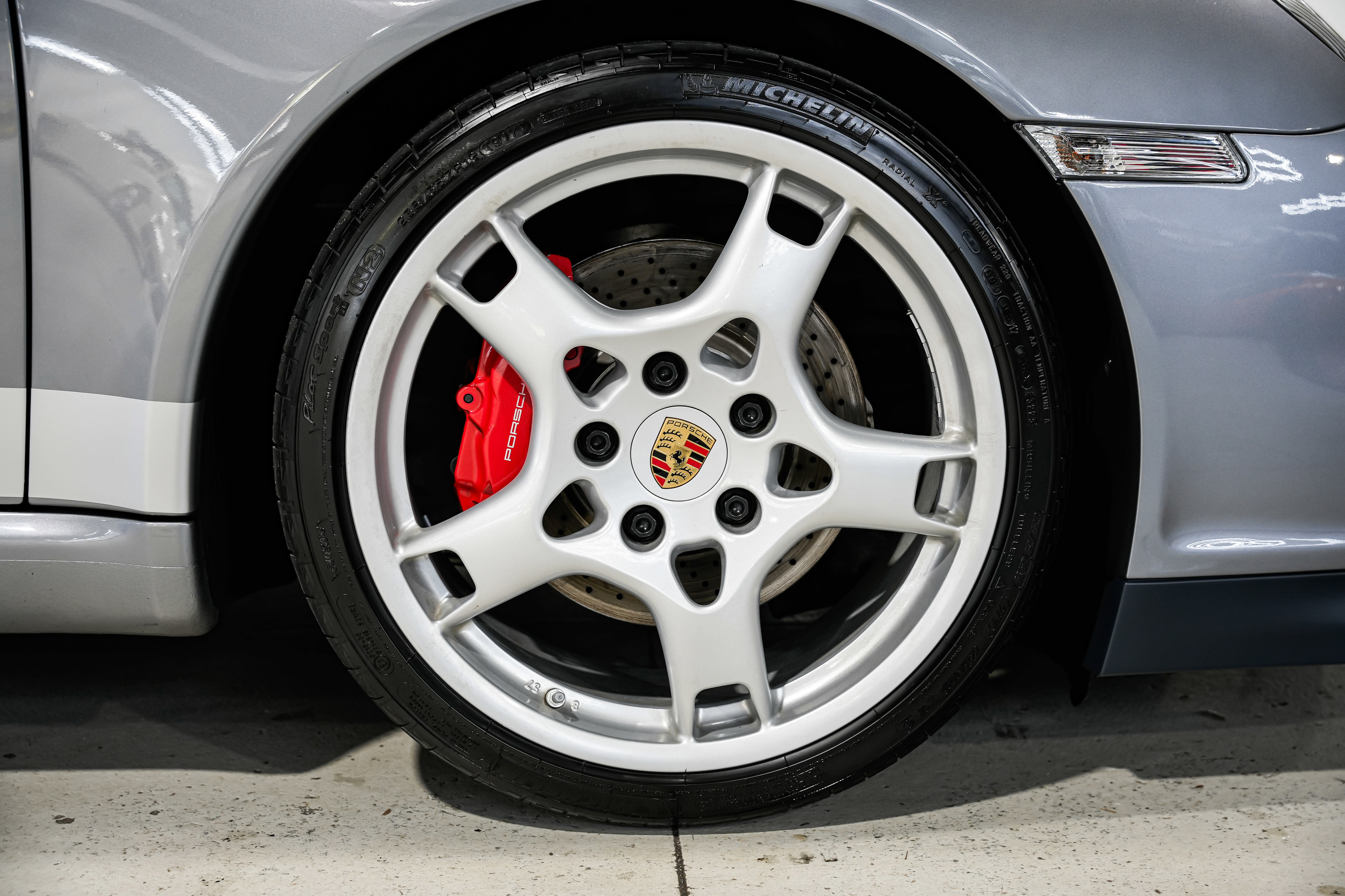 Used 2005 Porsche 911 Carrera S RWD image 48