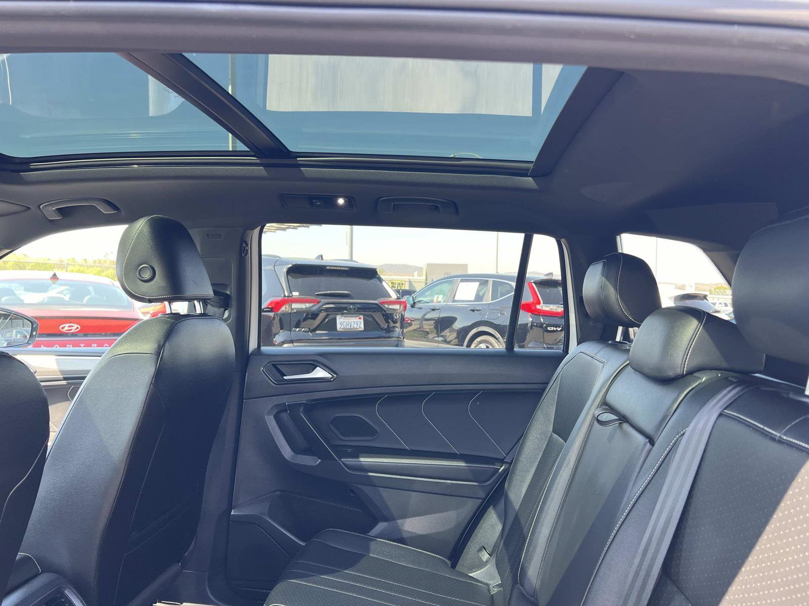 Certified 2022 Volkswagen Tiguan SE R-Line image 21