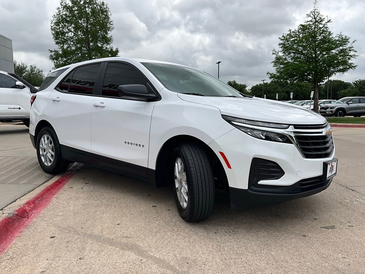Used 2024 Chevrolet Equinox LS w/ Driver Confidence II Package image 4