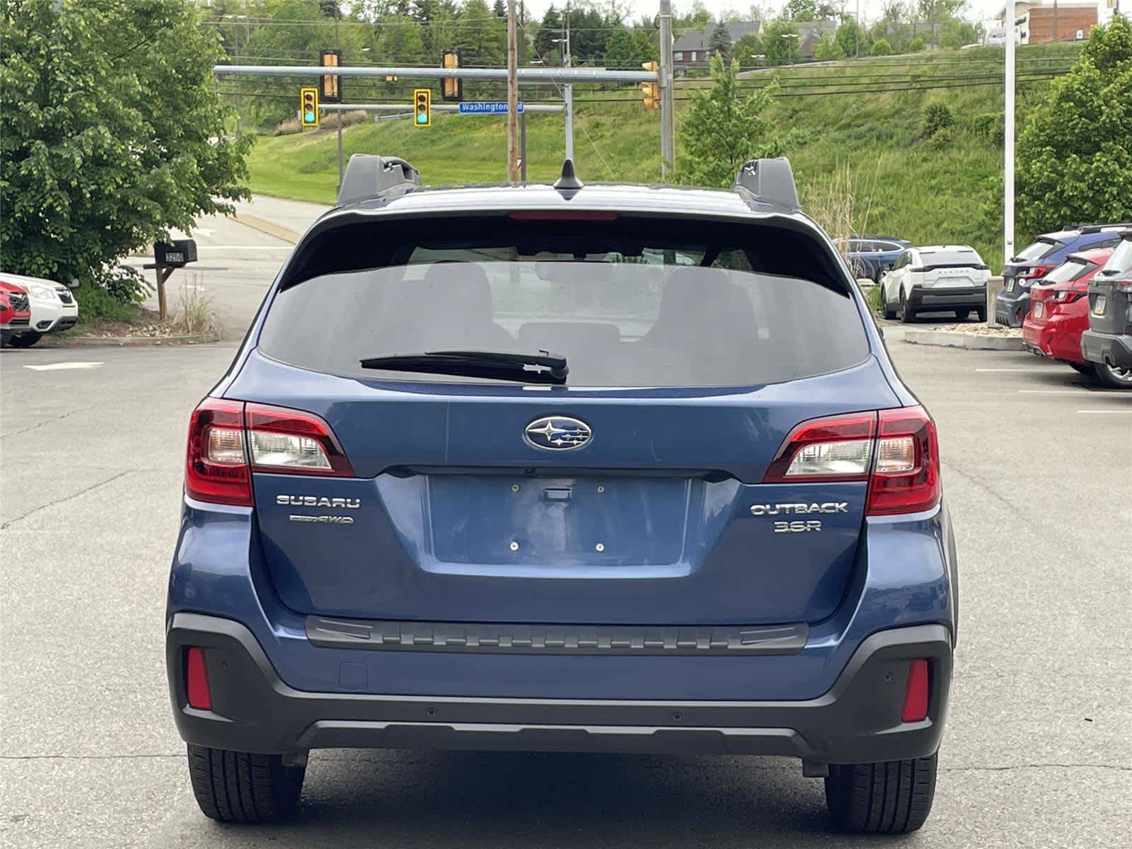 Used 2019 Subaru Outback 3.6R Limited w/ Popular Package #2 AWD/4WD image 4
