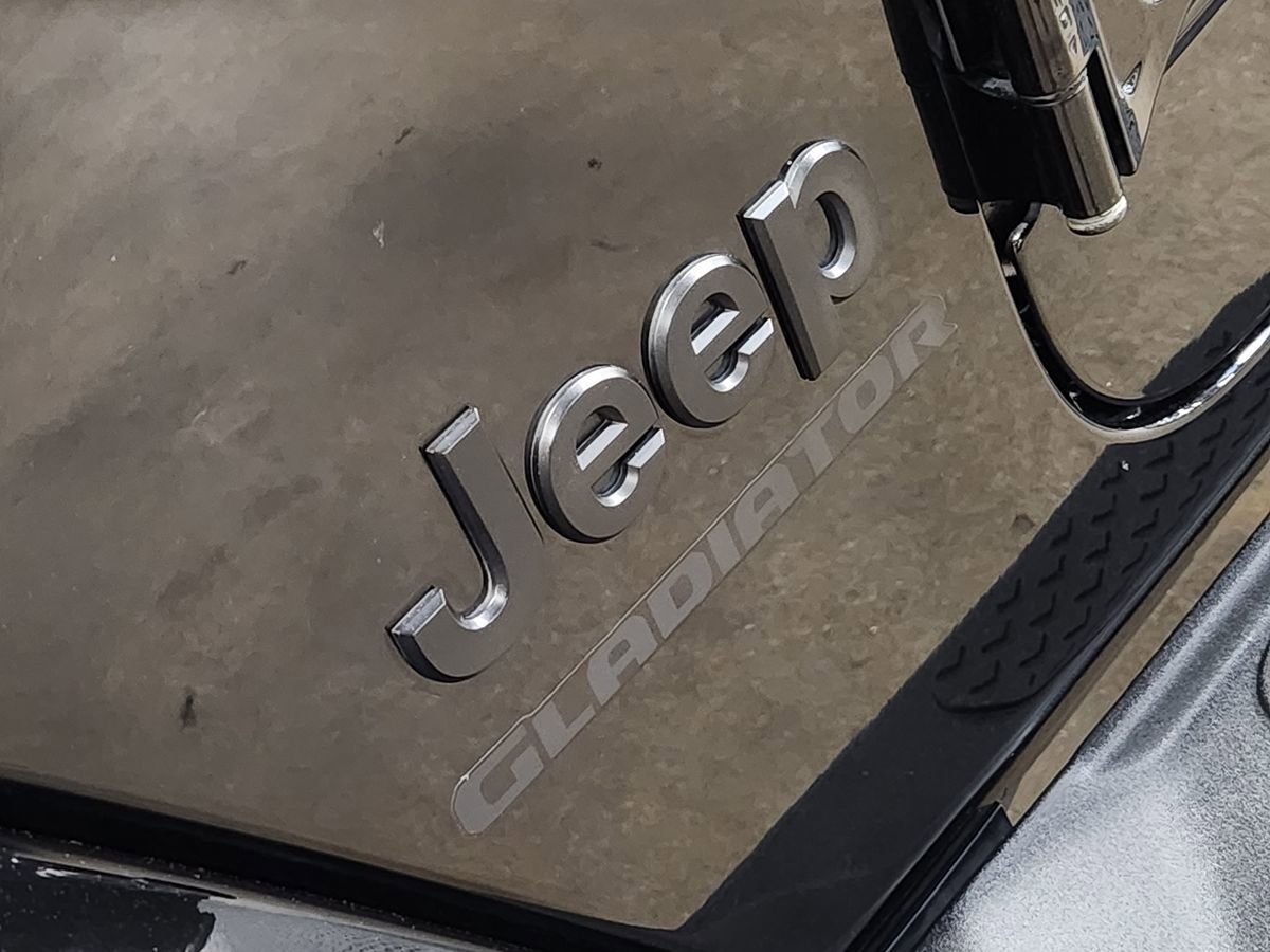 Used 2022 Jeep Gladiator Sport AWD/4WD image 25
