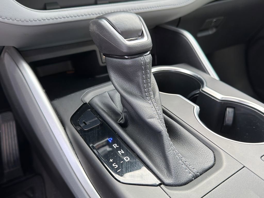 Used 2023 Toyota Highlander XLE image 32