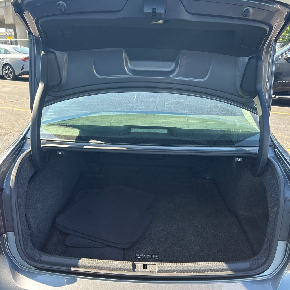 Used 2013 Volkswagen Passat 3.6 SEL Premium FWD image 11
