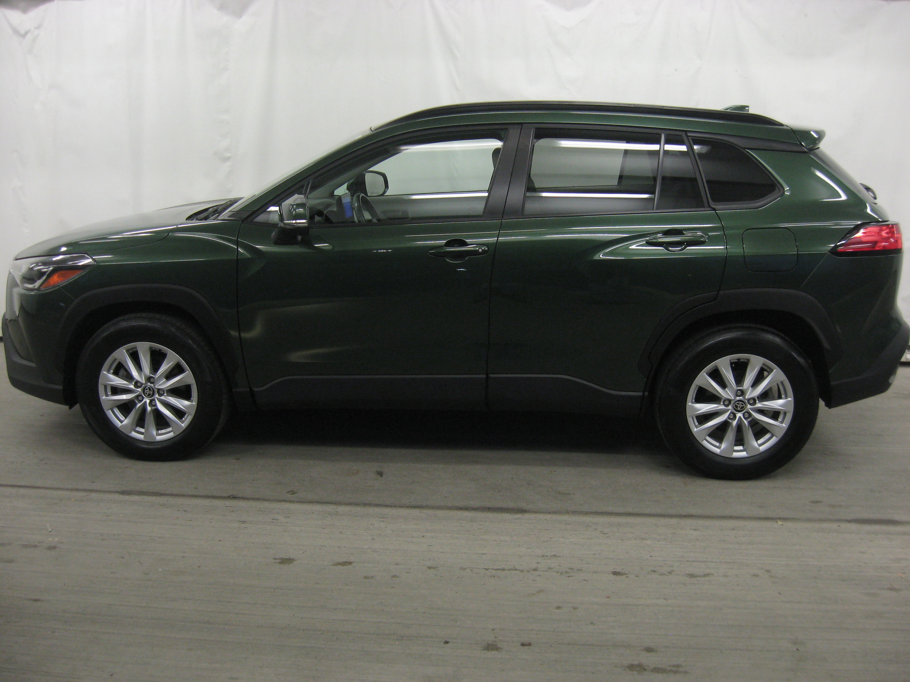 Certified 2023 Toyota Corolla Cross LE image 25