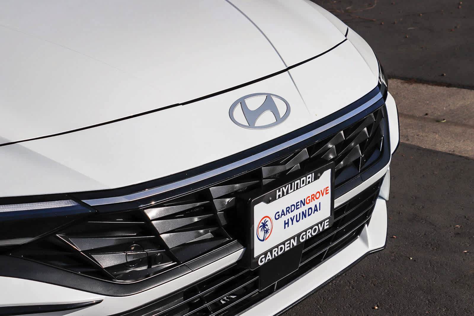 Used 2025 Hyundai Elantra Limited FWD image 5