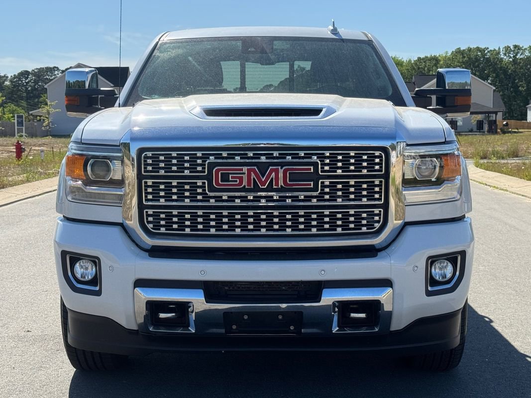 Used 2019 GMC Sierra 2500 Denali w/ Duramax Plus Package AWD/4WD image 6