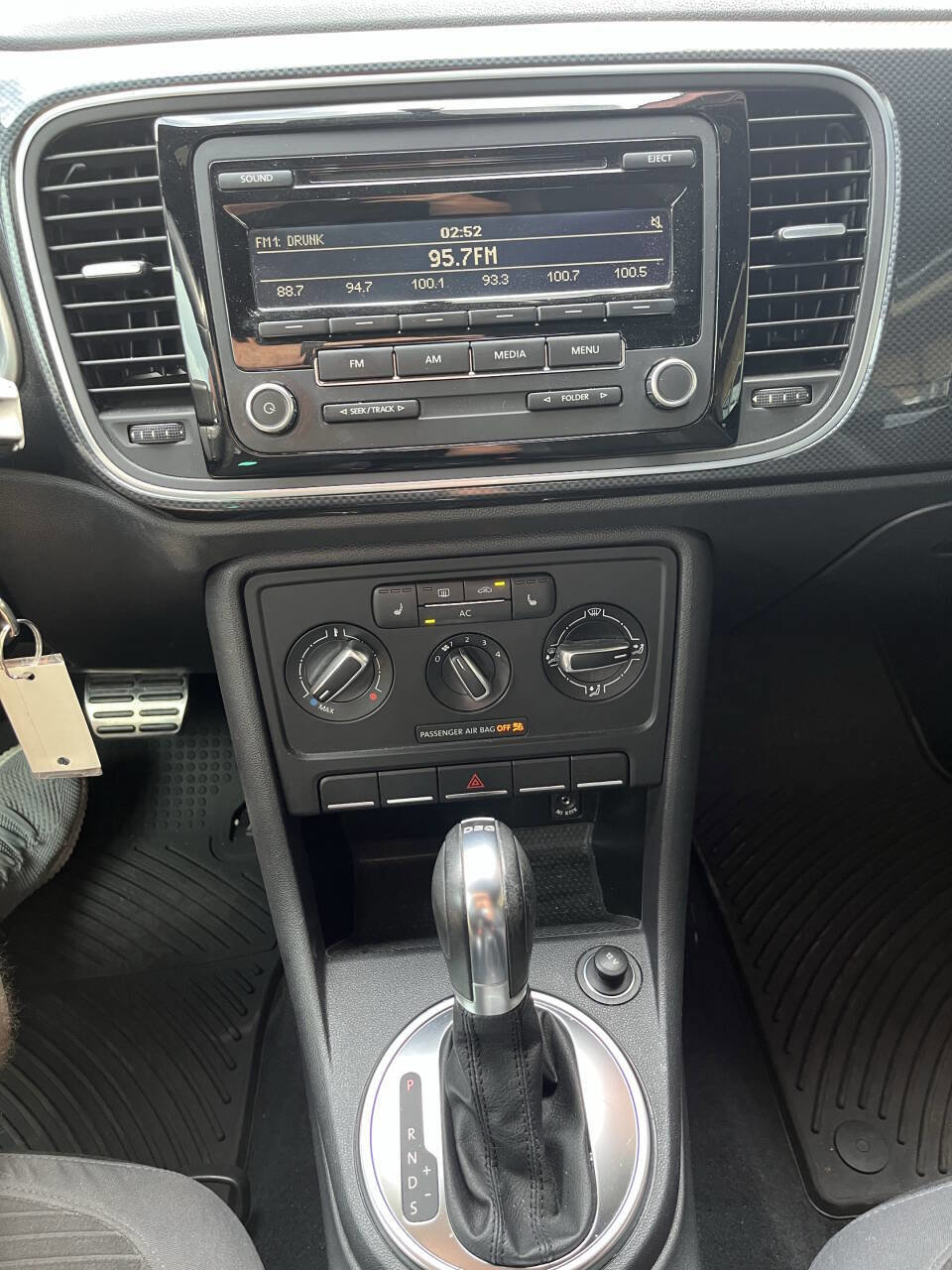 Used 2012 Volkswagen Beetle 2.0T image 11