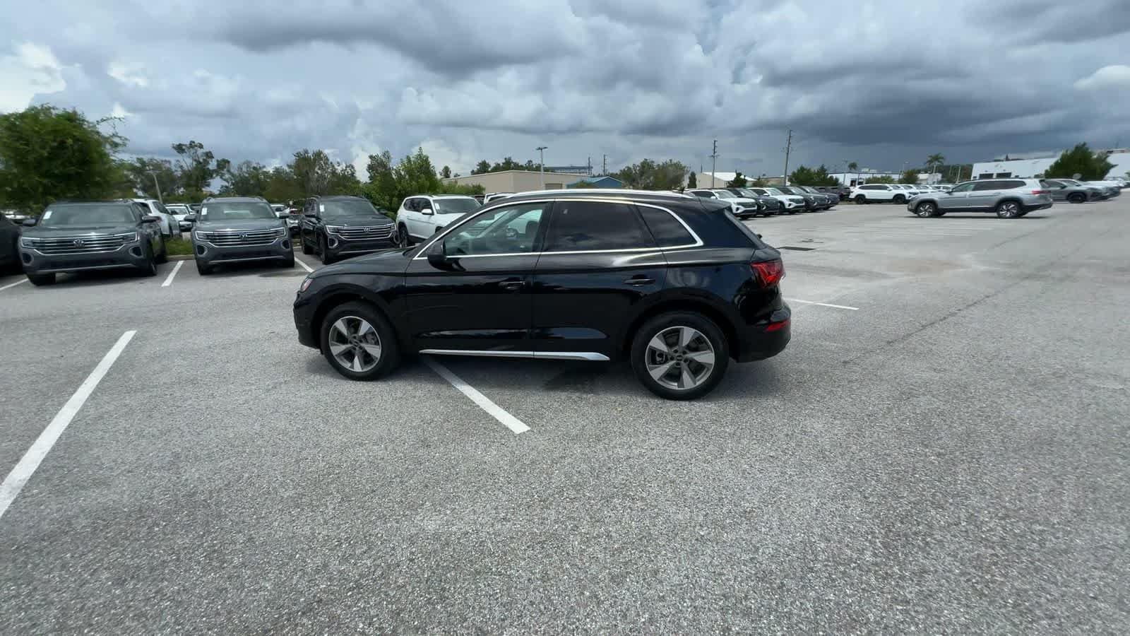 Used 2023 Audi Q5 2.0T Premium Plus w/ Premium Plus Package AWD/4WD image 5