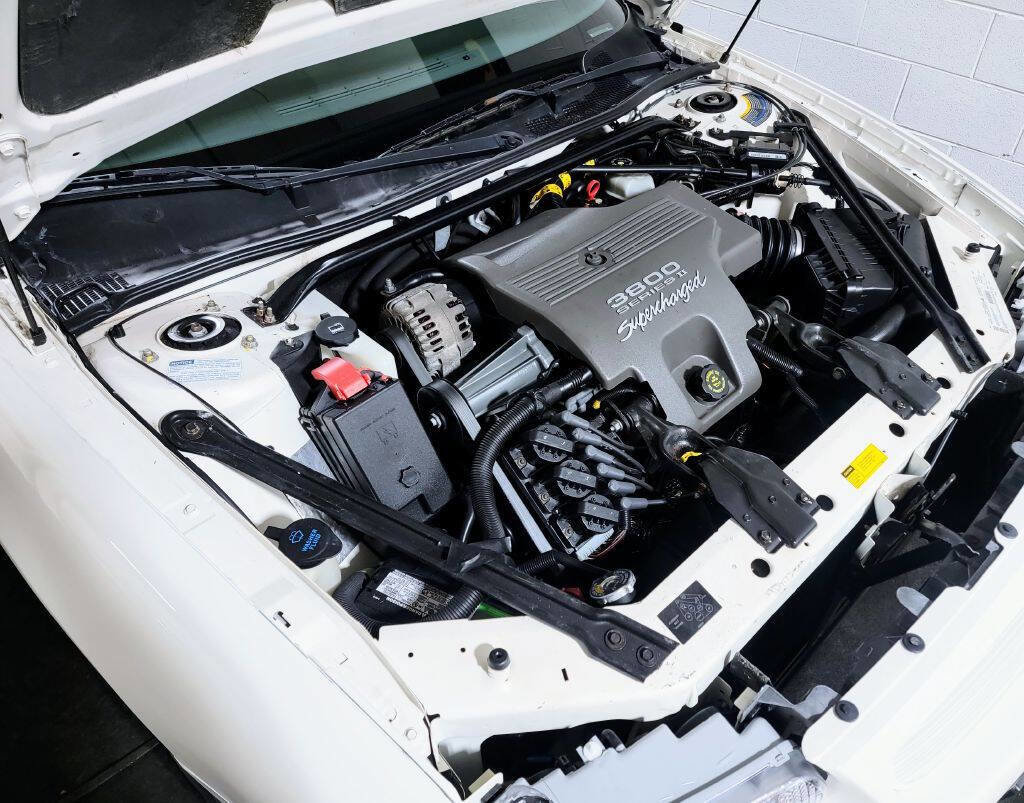 Used 2001 Buick Regal GS w/ Prestige Pkg image 35