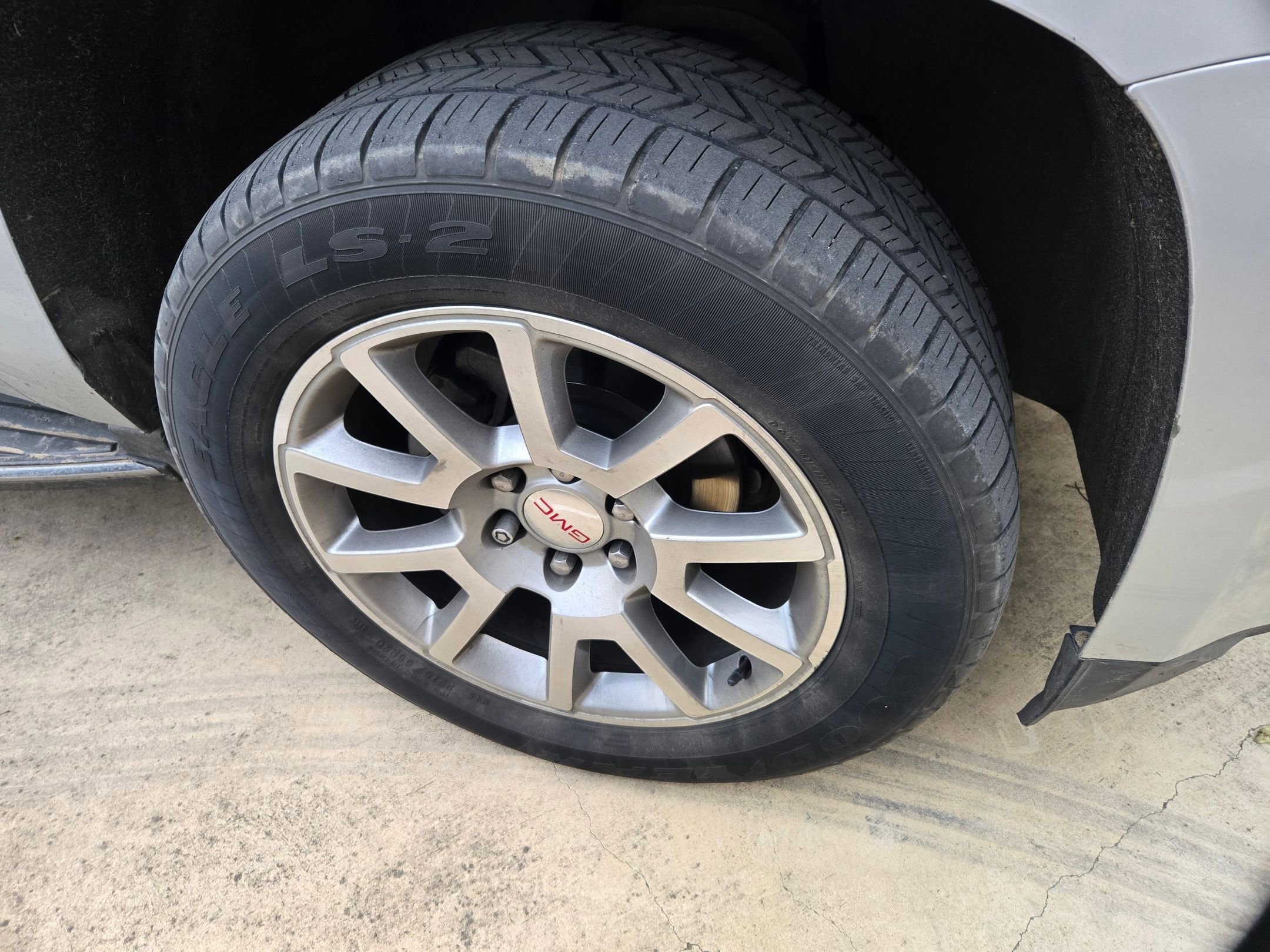 Used 2018 GMC Yukon Denali image 6