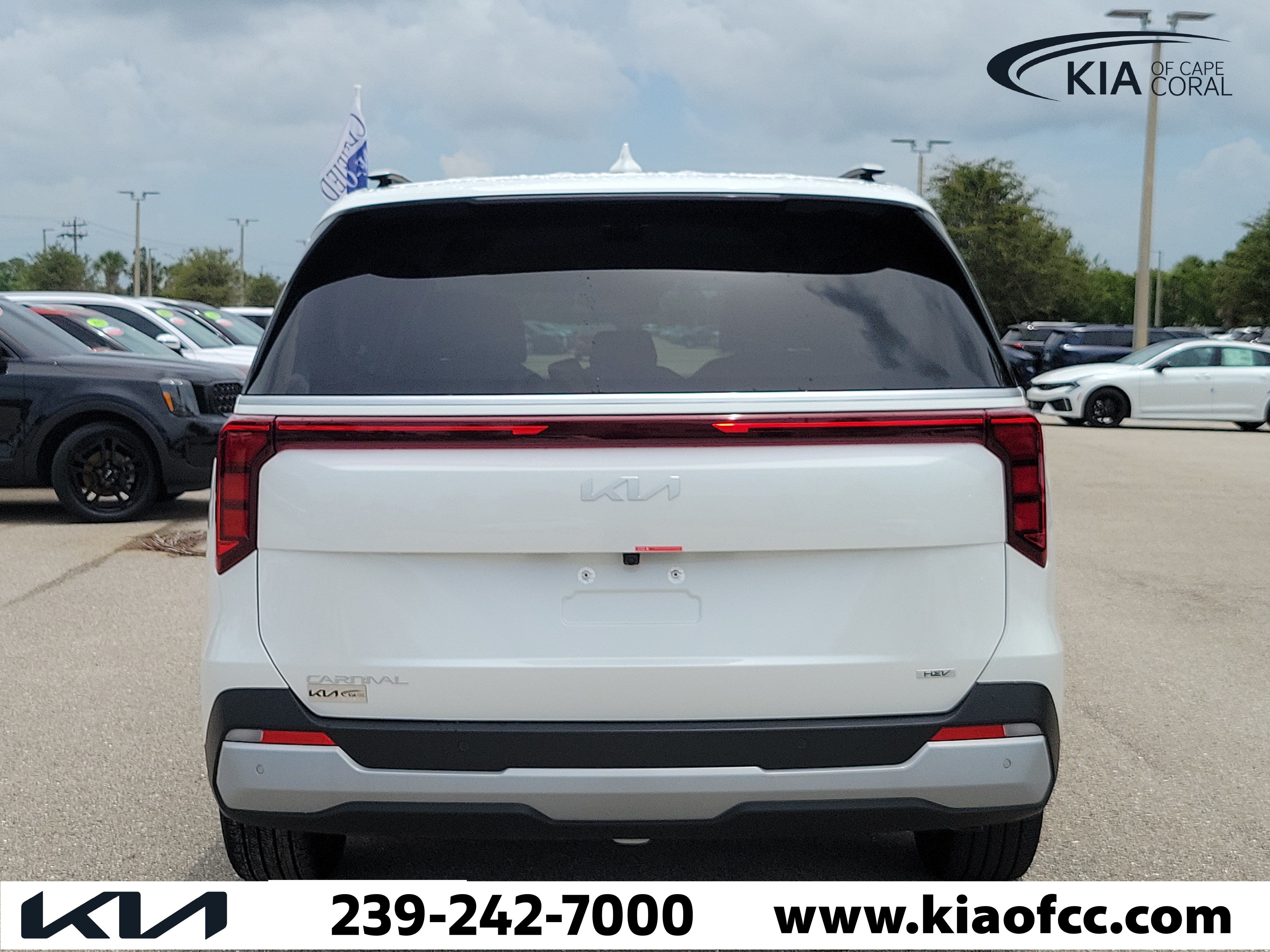 Certified 2026 Kia Carnival EX FWD image 5