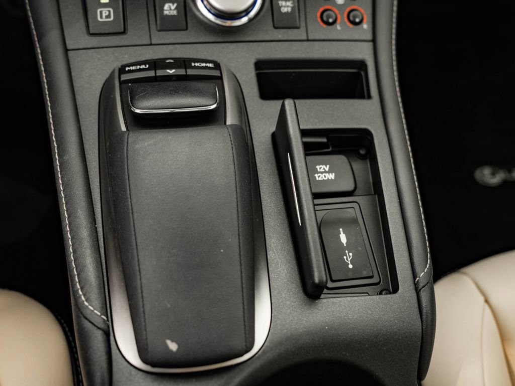 Used 2014 Lexus CT 200h FWD image 35
