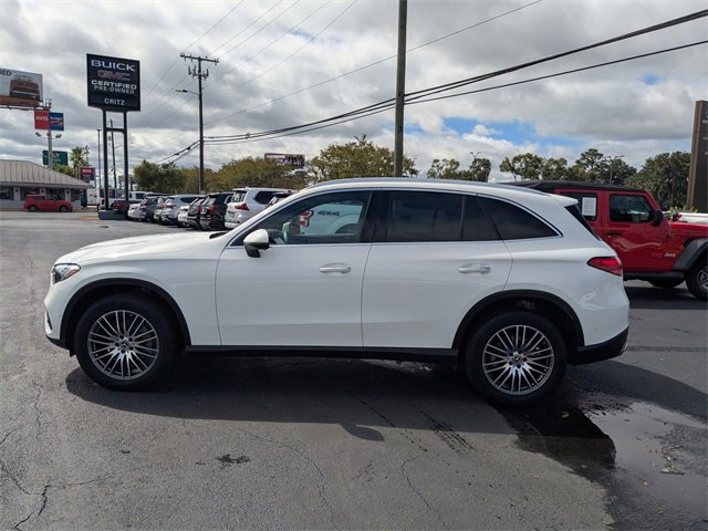 Used 2025 Mercedes-Benz GLC 300 image 8