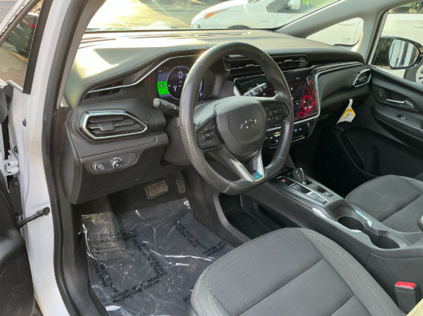 Used 2023 Chevrolet Bolt LT w/ Driver Confidence Package FWD image 3