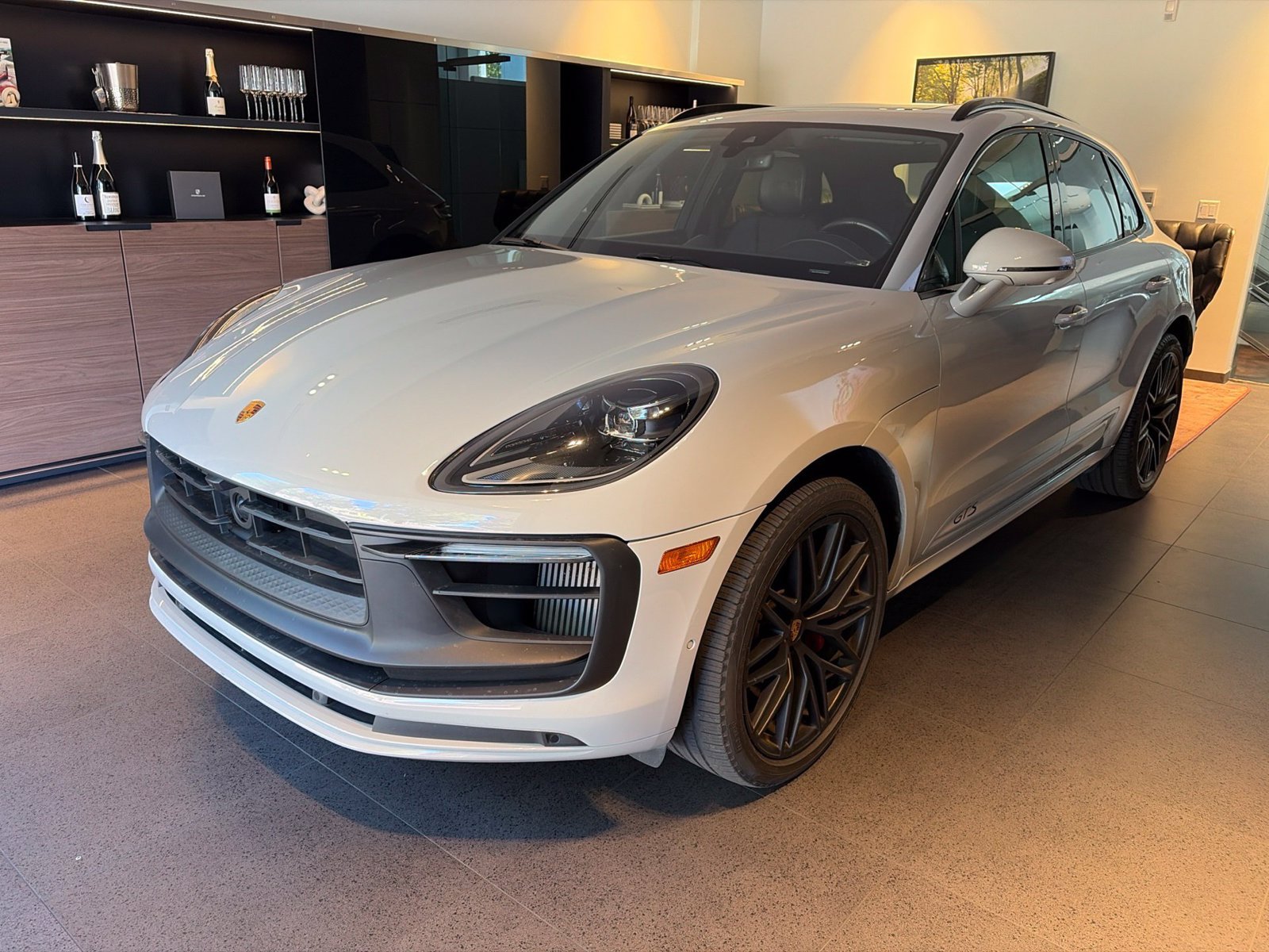 Used 2023 Porsche Macan GTS w/ Premium Package Plus AWD/4WD image 2