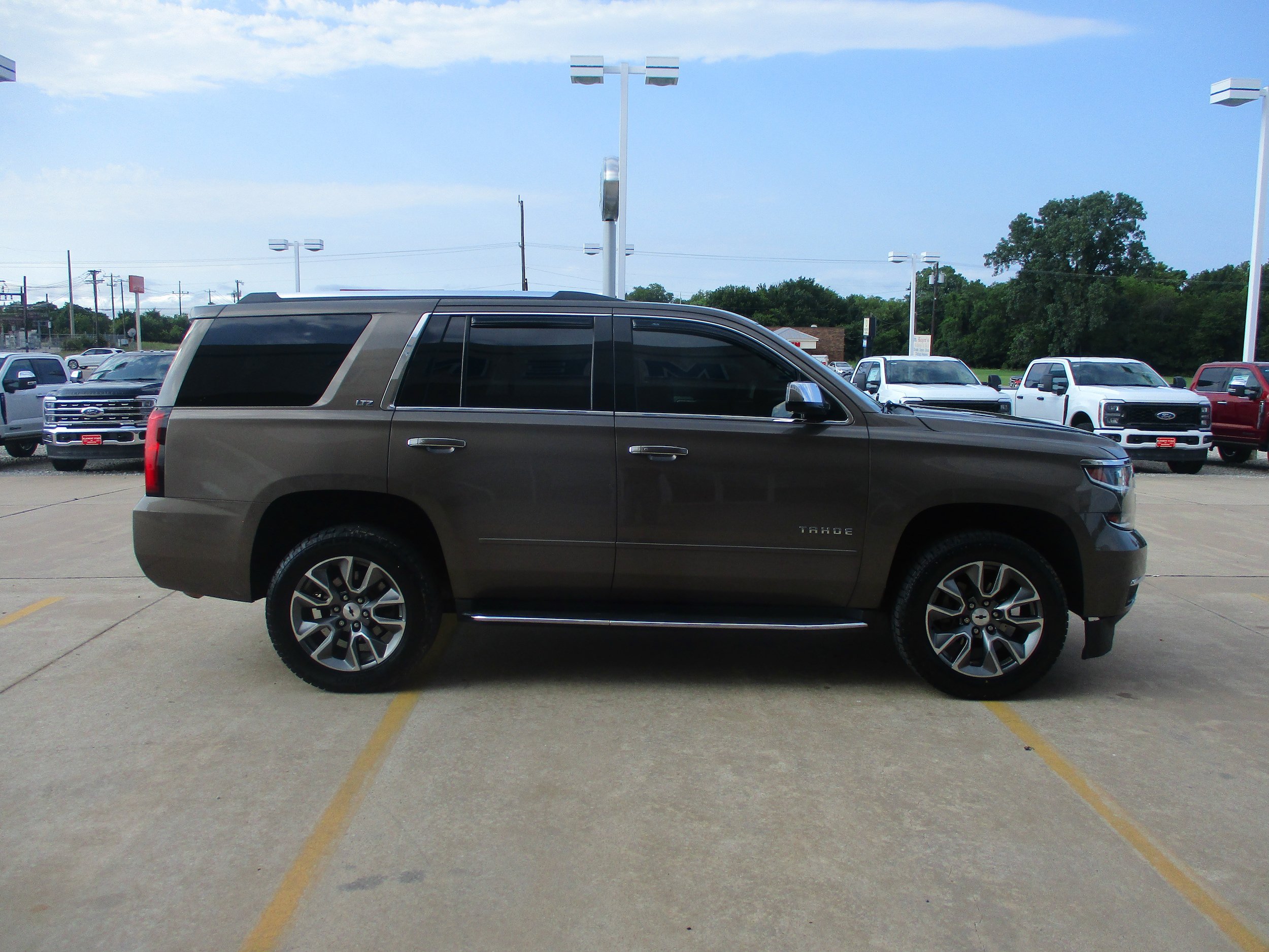 Used 2016 Chevrolet Tahoe LTZ AWD/4WD image 11