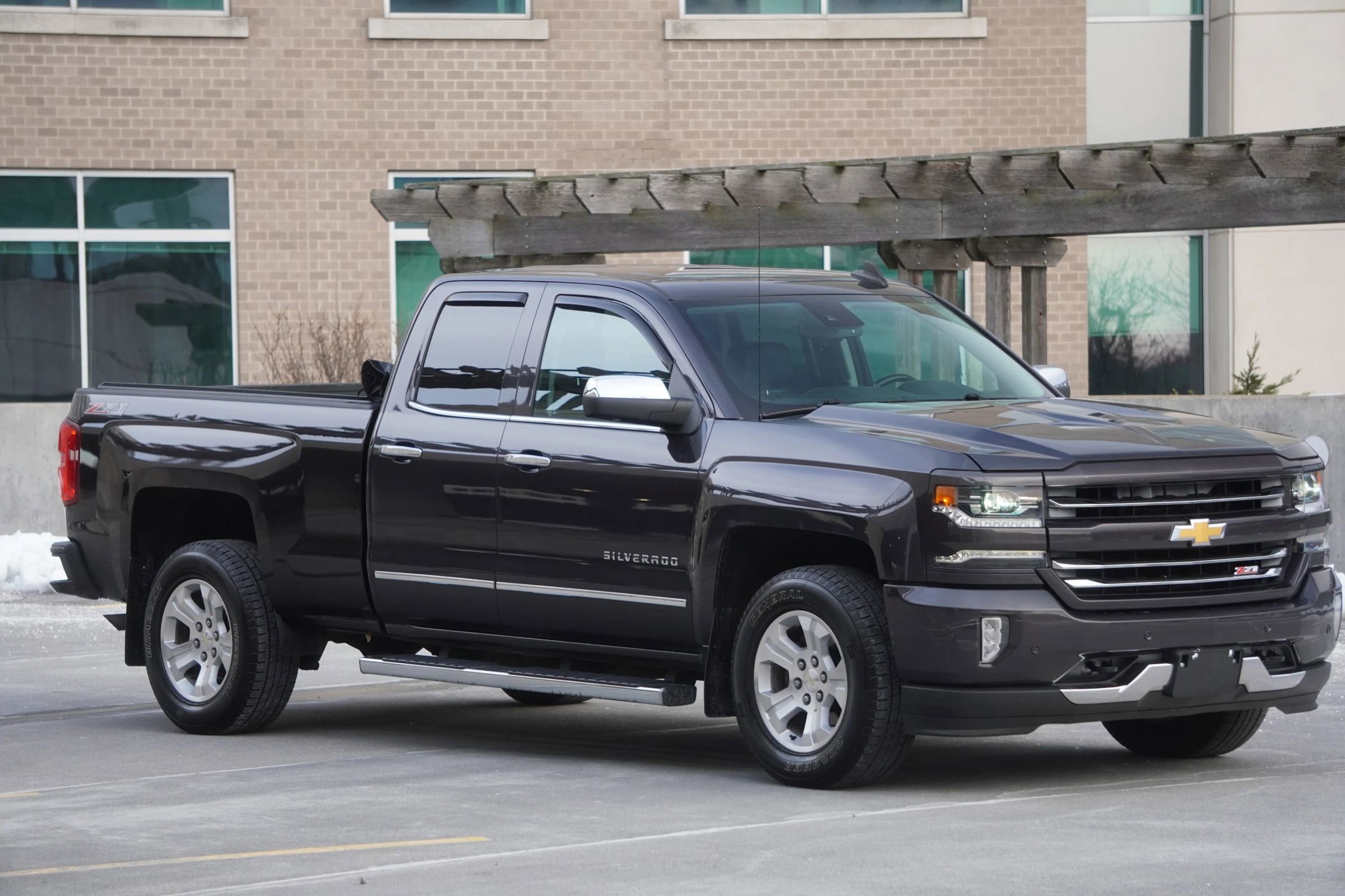 Used 2016 Chevrolet Silverado 1500 LTZ Z71 w/ LTZ Plus Package AWD/4WD image 2