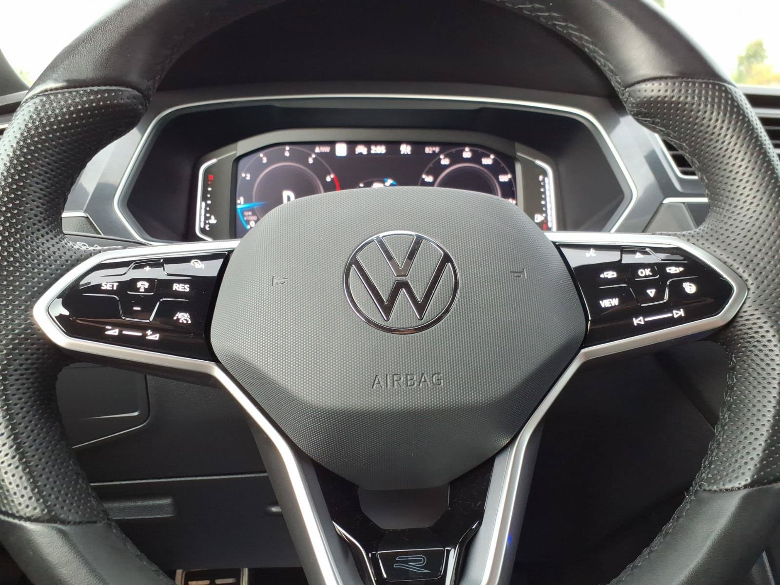 Used 2024 Volkswagen Tiguan SEL R-Line AWD/4WD image 23