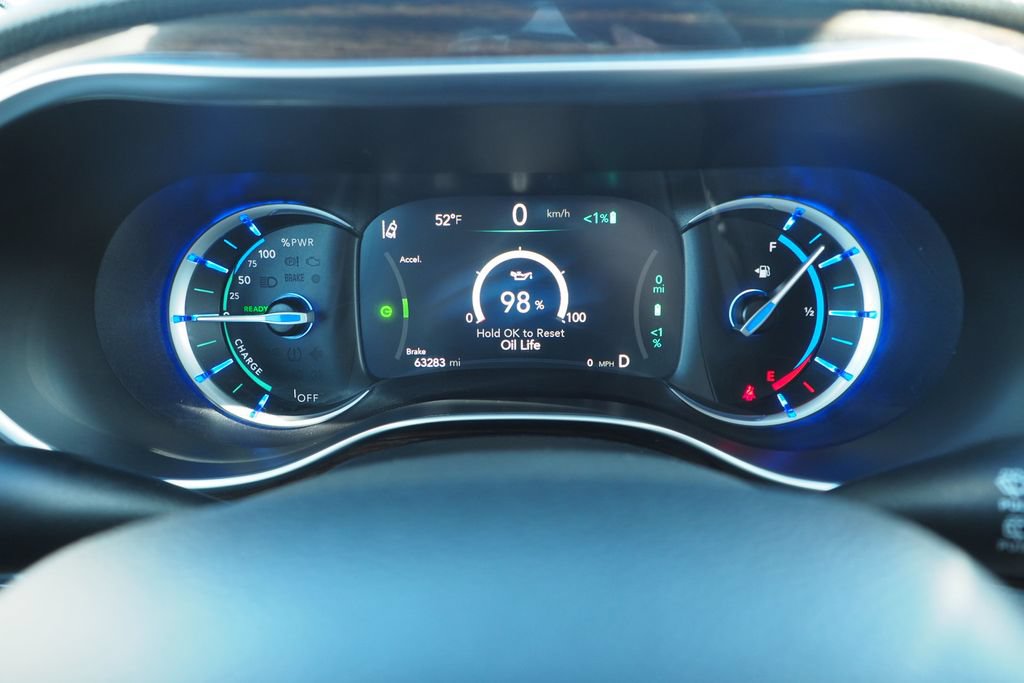 Used 2023 Chrysler Pacifica Limited FWD image 27