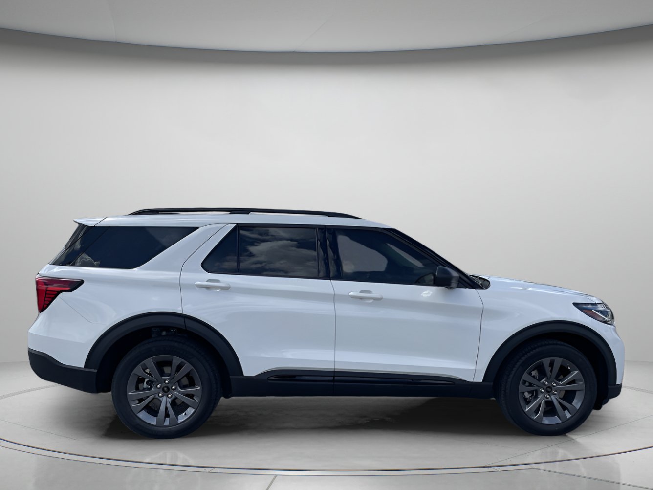 New 2026 Ford Explorer Active w/ Active Comfort Package AWD/4WD image 2