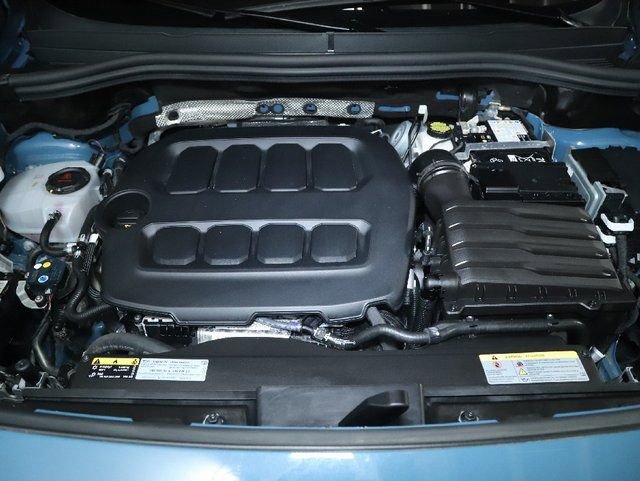 Used 2025 Volkswagen Tiguan SE AWD/4WD image 34