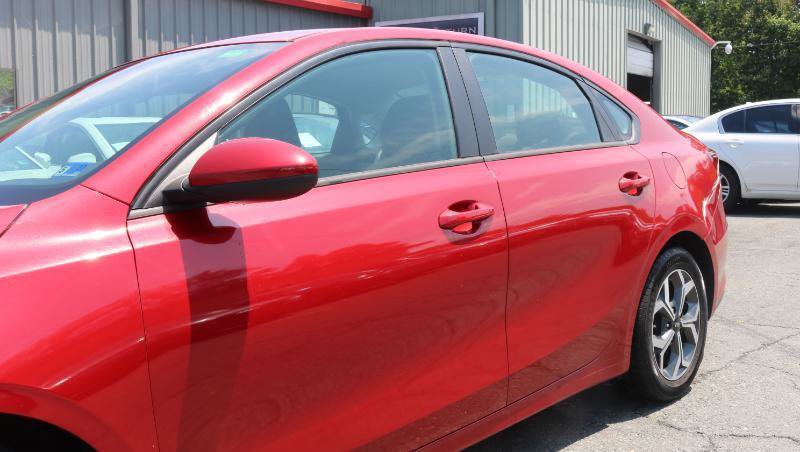 Used 2020 Kia Forte LXS FWD image 4