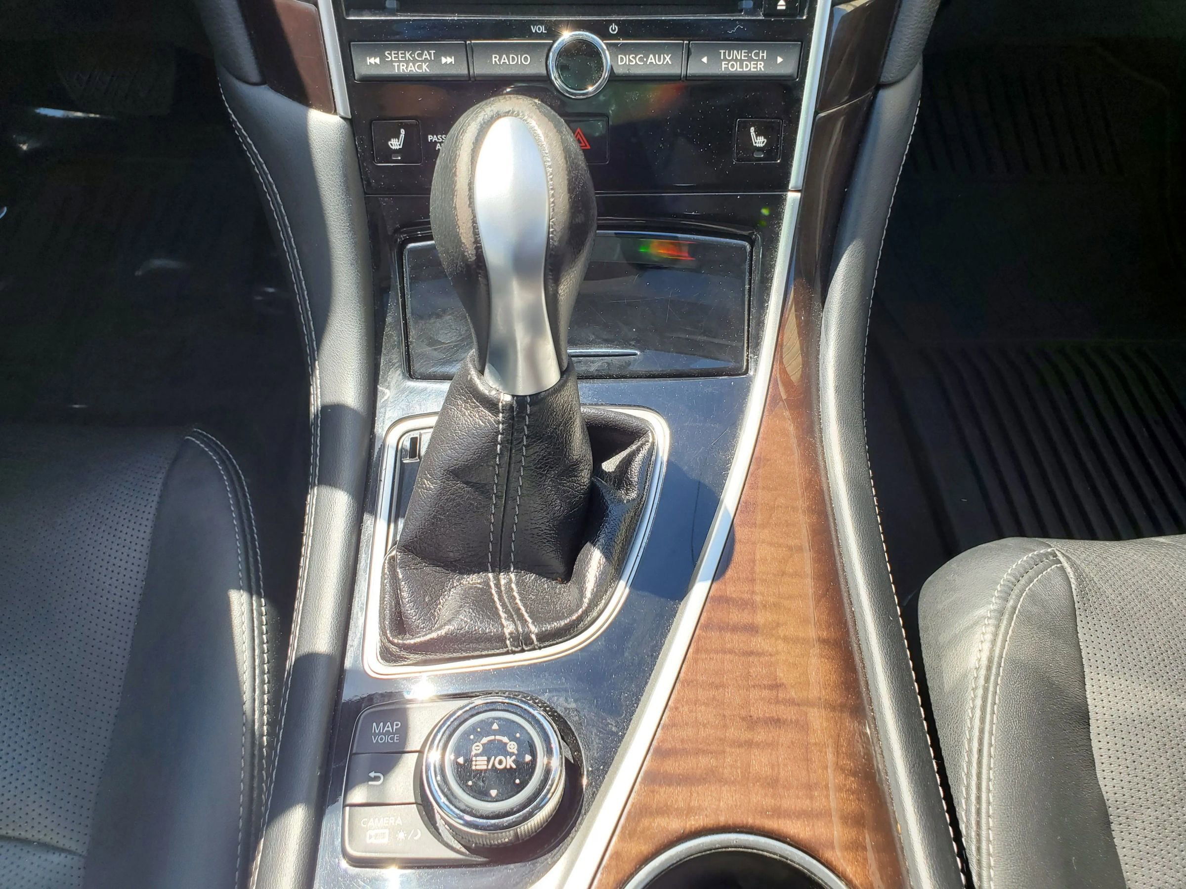 Used 2015 INFINITI Q50 Premium w/ Deluxe Touring Package AWD/4WD image 40