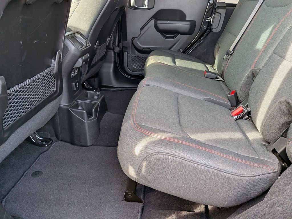 Used 2025 Jeep Wrangler Unlimited Rubicon w/ Convenience Group image 25