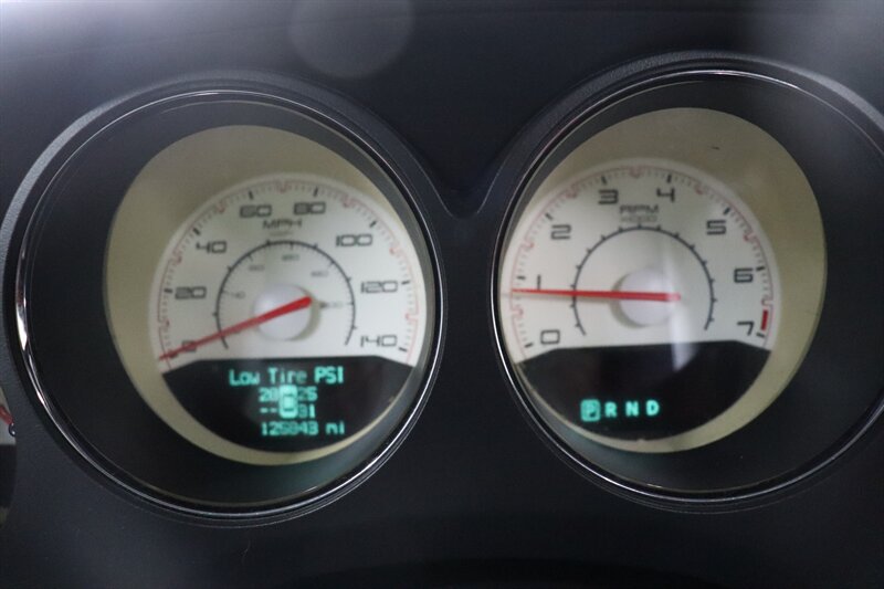 Used 2012 Dodge Challenger SXT RWD image 9