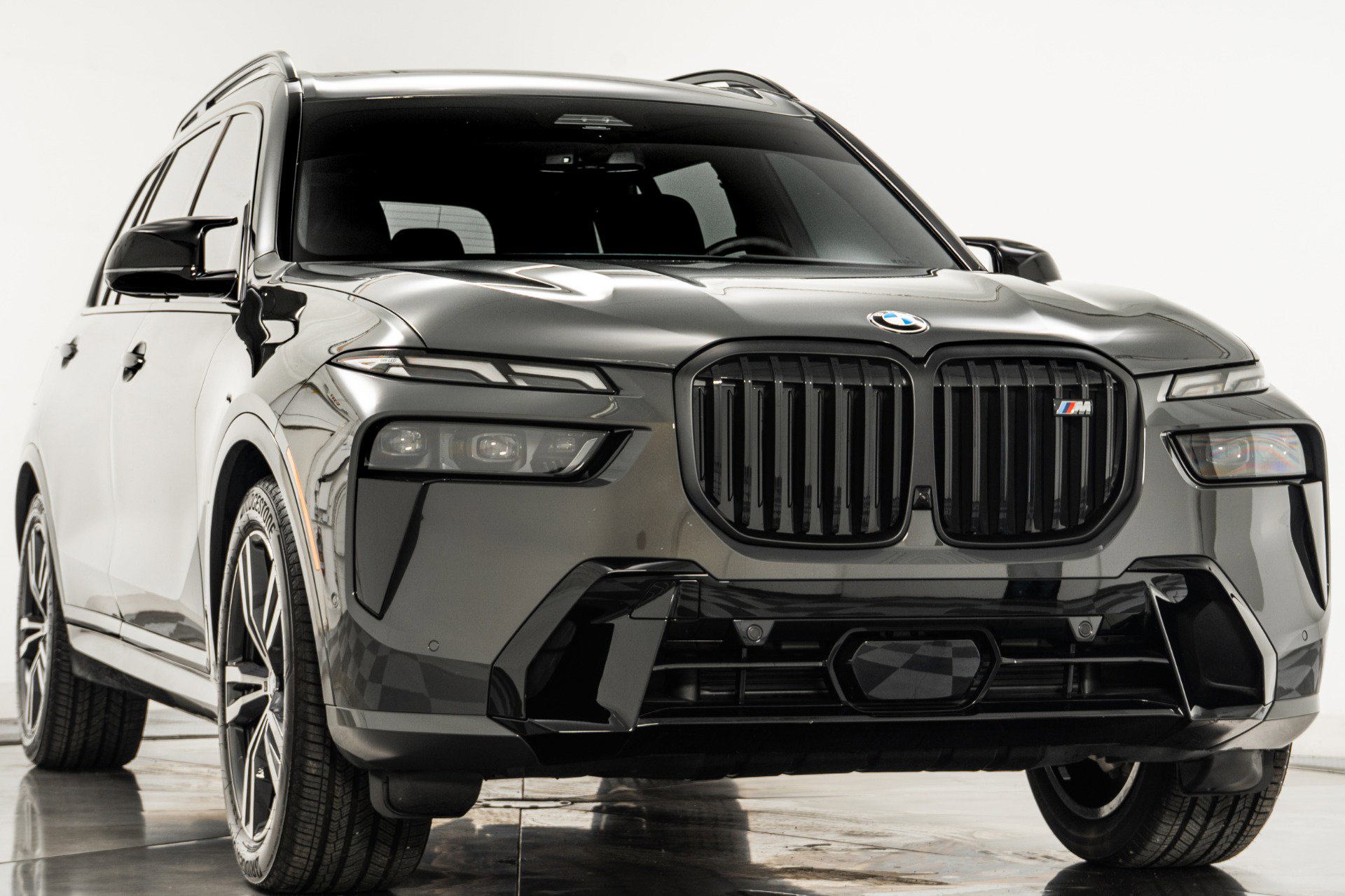 Used 2025 BMW X7 M60i image 3