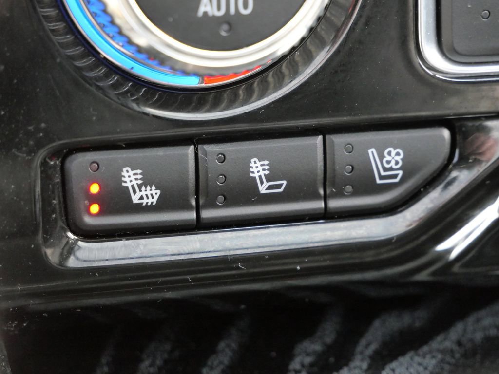 Used 2024 GMC Yukon Denali w/ Denali Reserve Package image 47