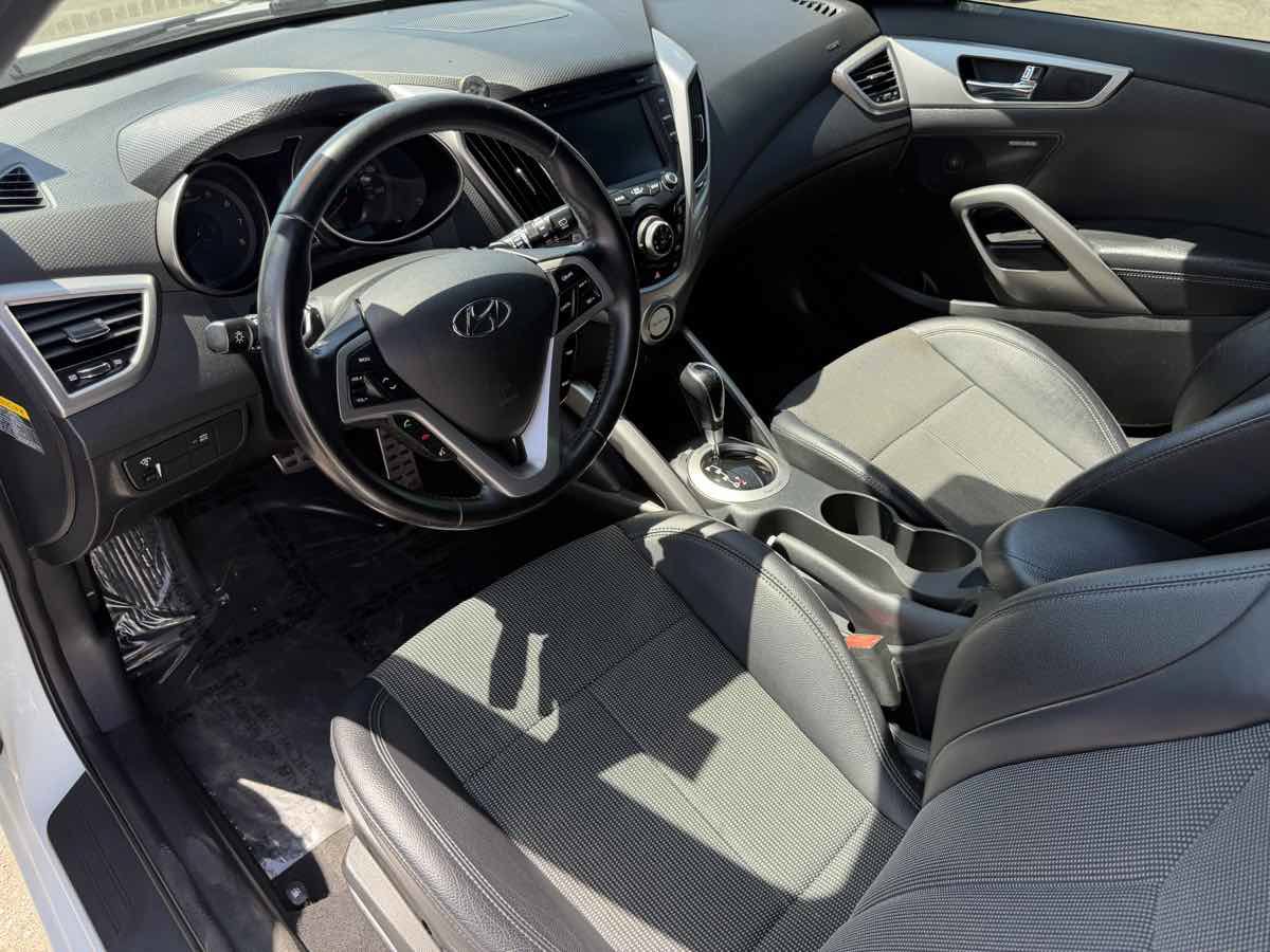 Used 2016 Hyundai Veloster w/ Option Group 02 FWD image 14