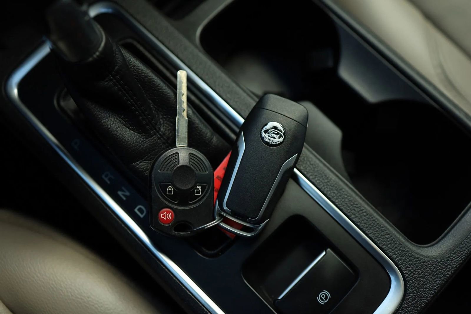 Used 2017 Ford Escape SE w/ SE Leather Comfort Package image 43