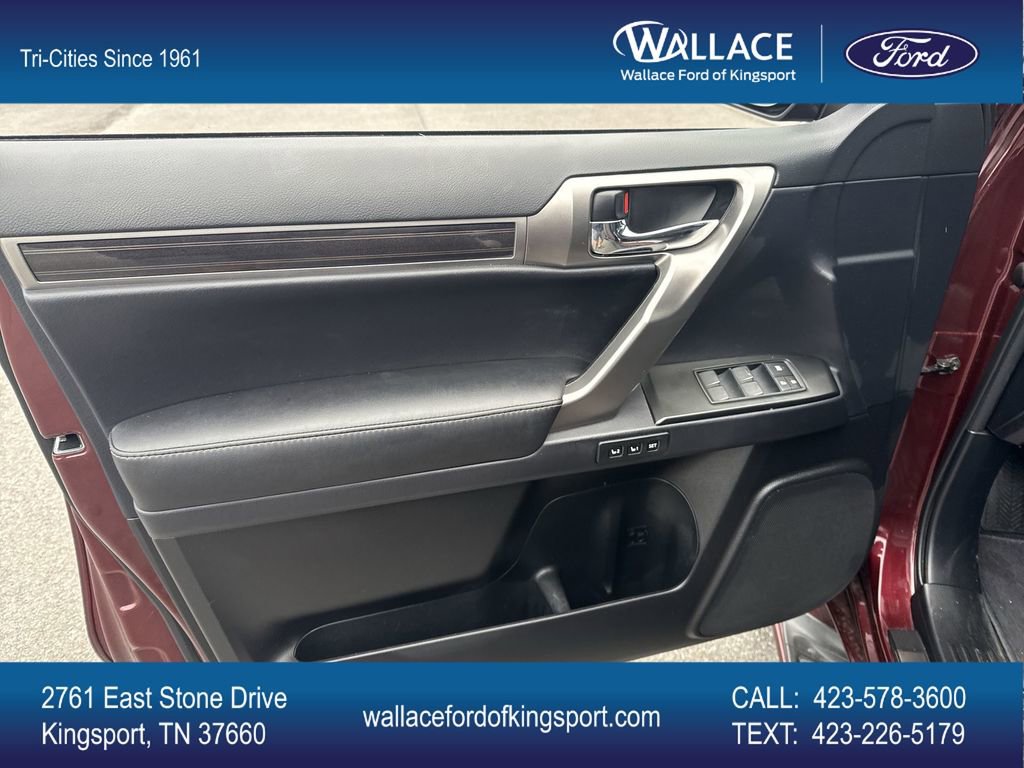 Used 2022 Lexus GX 460 Premium w/ Accessory Package image 24