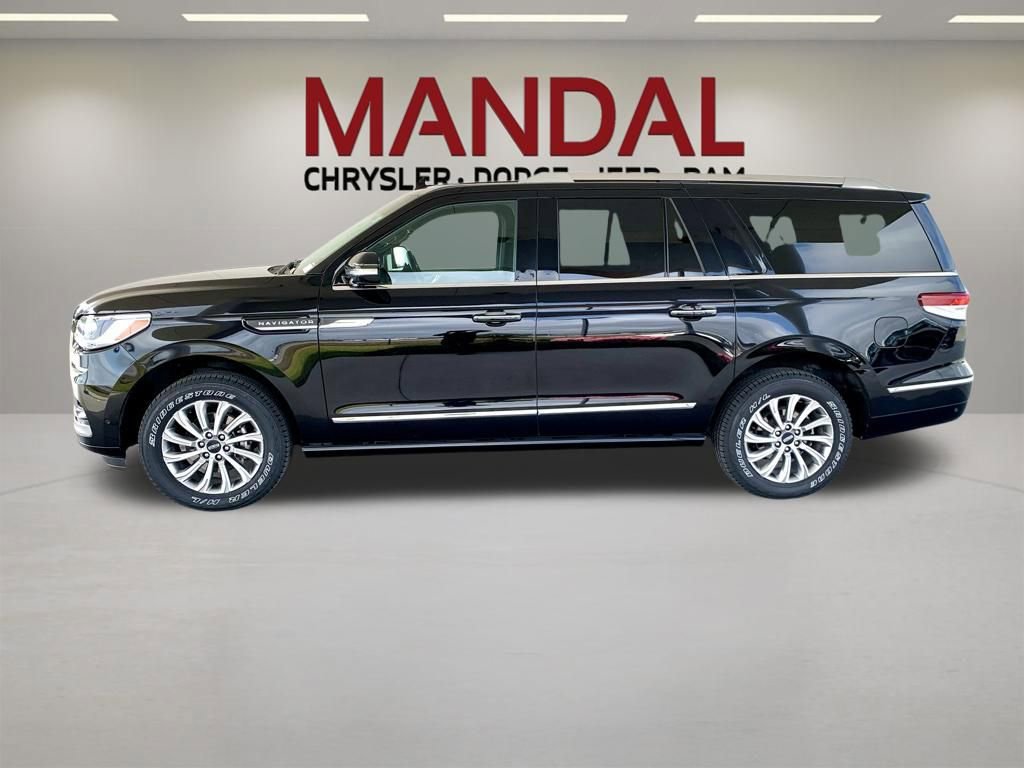 Used 2024 Lincoln Navigator L 4WD image 10