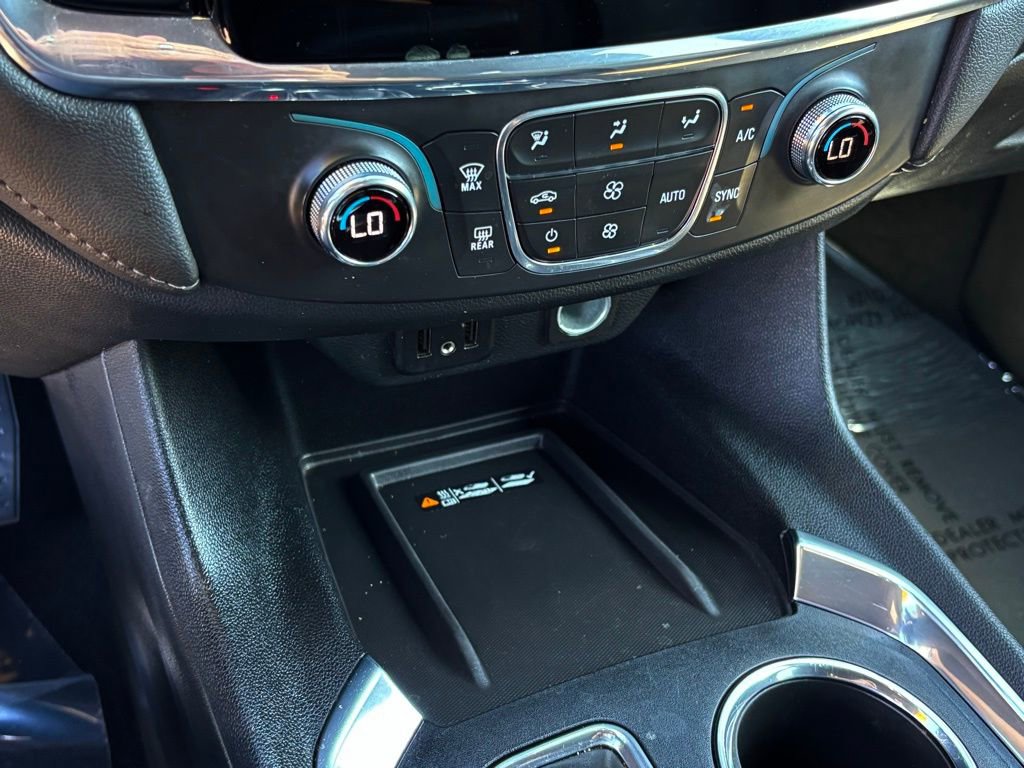 Used 2023 Chevrolet Traverse LT image 19