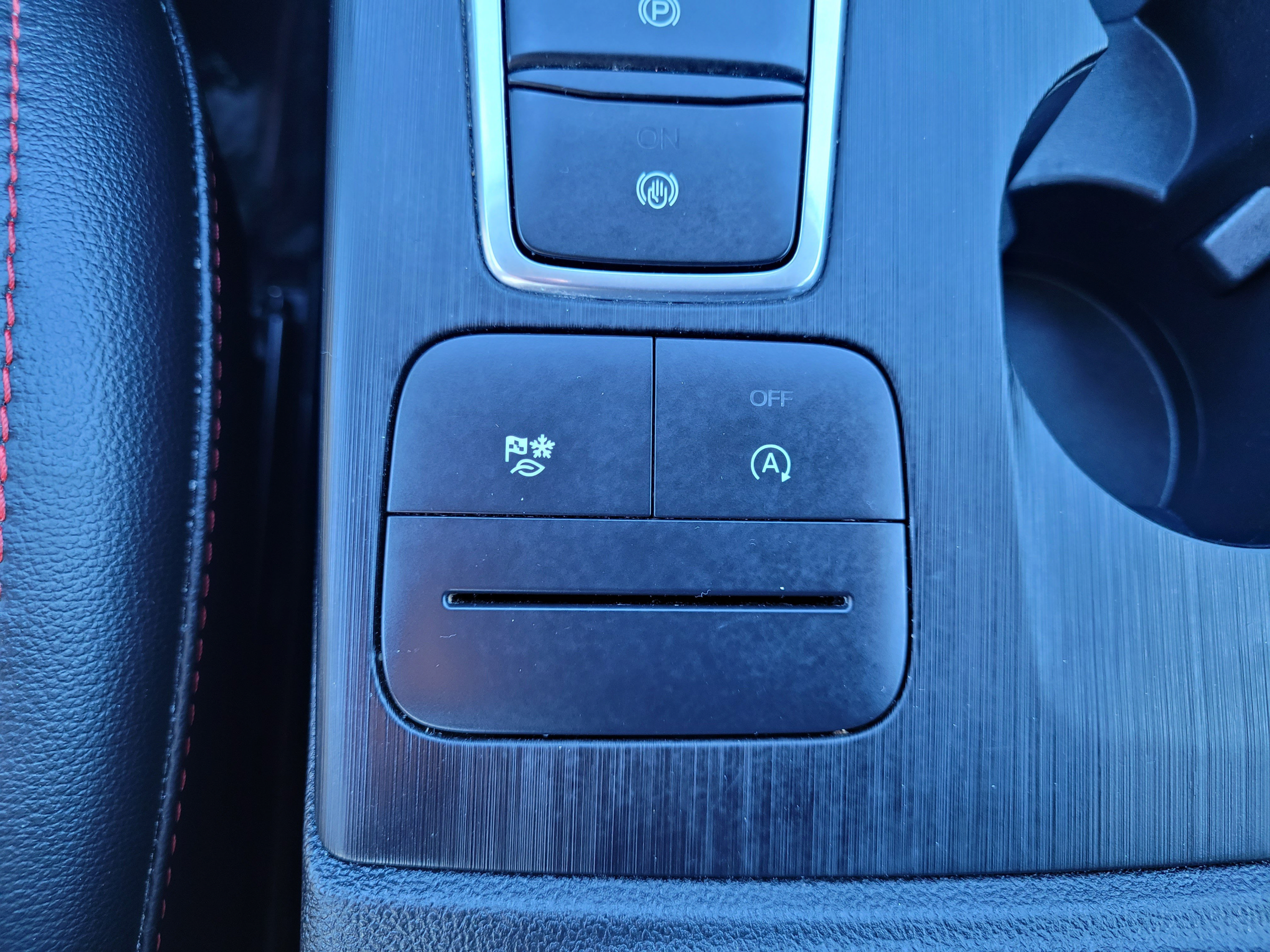 Certified 2021 Ford Escape SEL w/ SEL Stealth AWD Package image 25