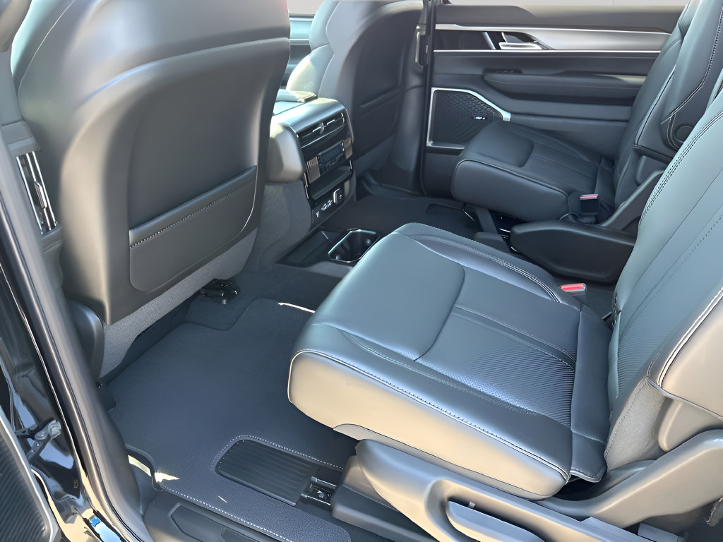 New 2026 Jeep Grand Wagoneer L 2WD image 21