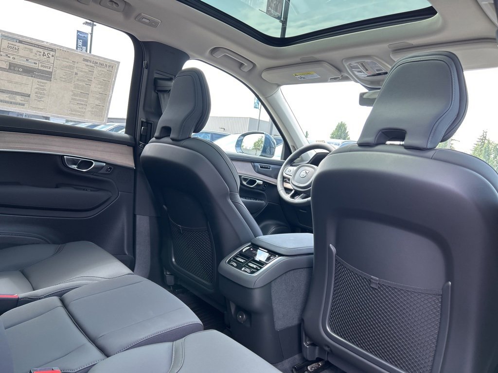 New 2026 Volvo XC90 B5 Plus image 8