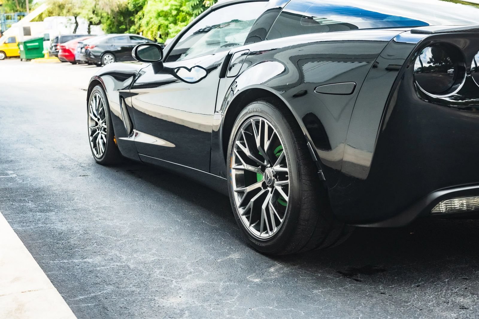 Used 2009 Chevrolet Corvette Coupe w/ Preferred Equipment Group RWD image 11