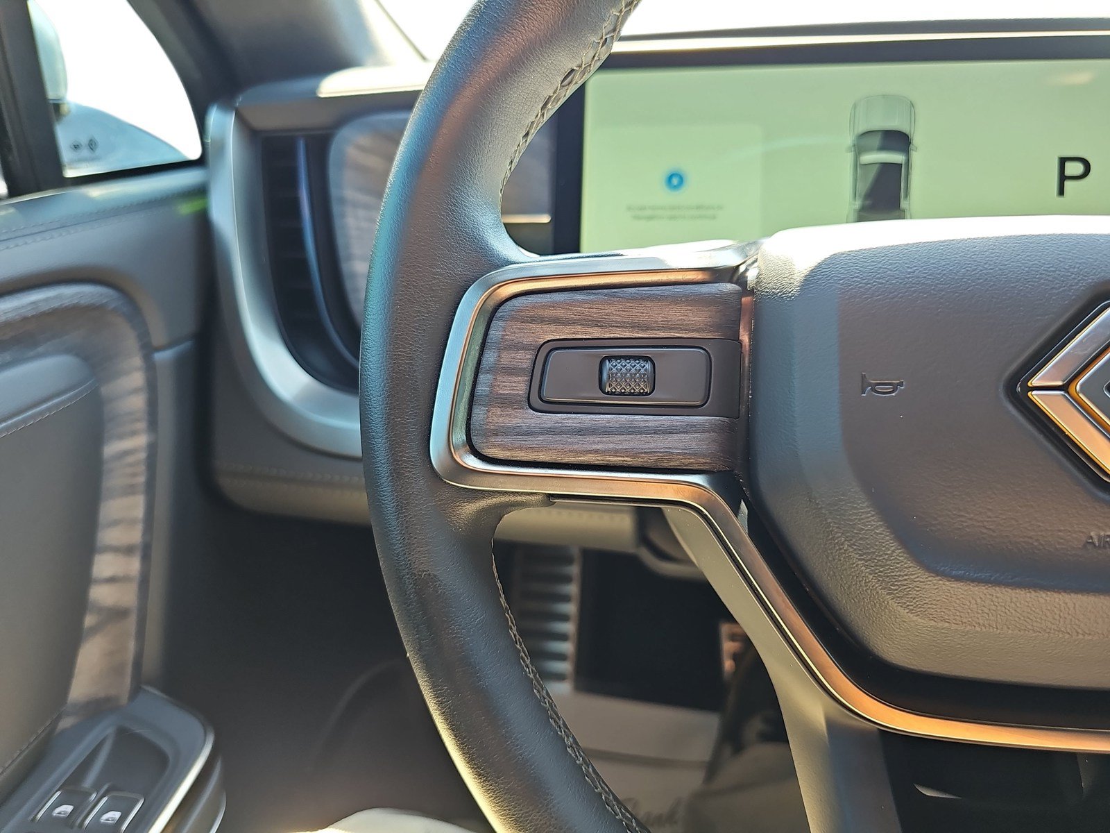 Used 2022 Rivian R1T Adventure AWD/4WD image 14