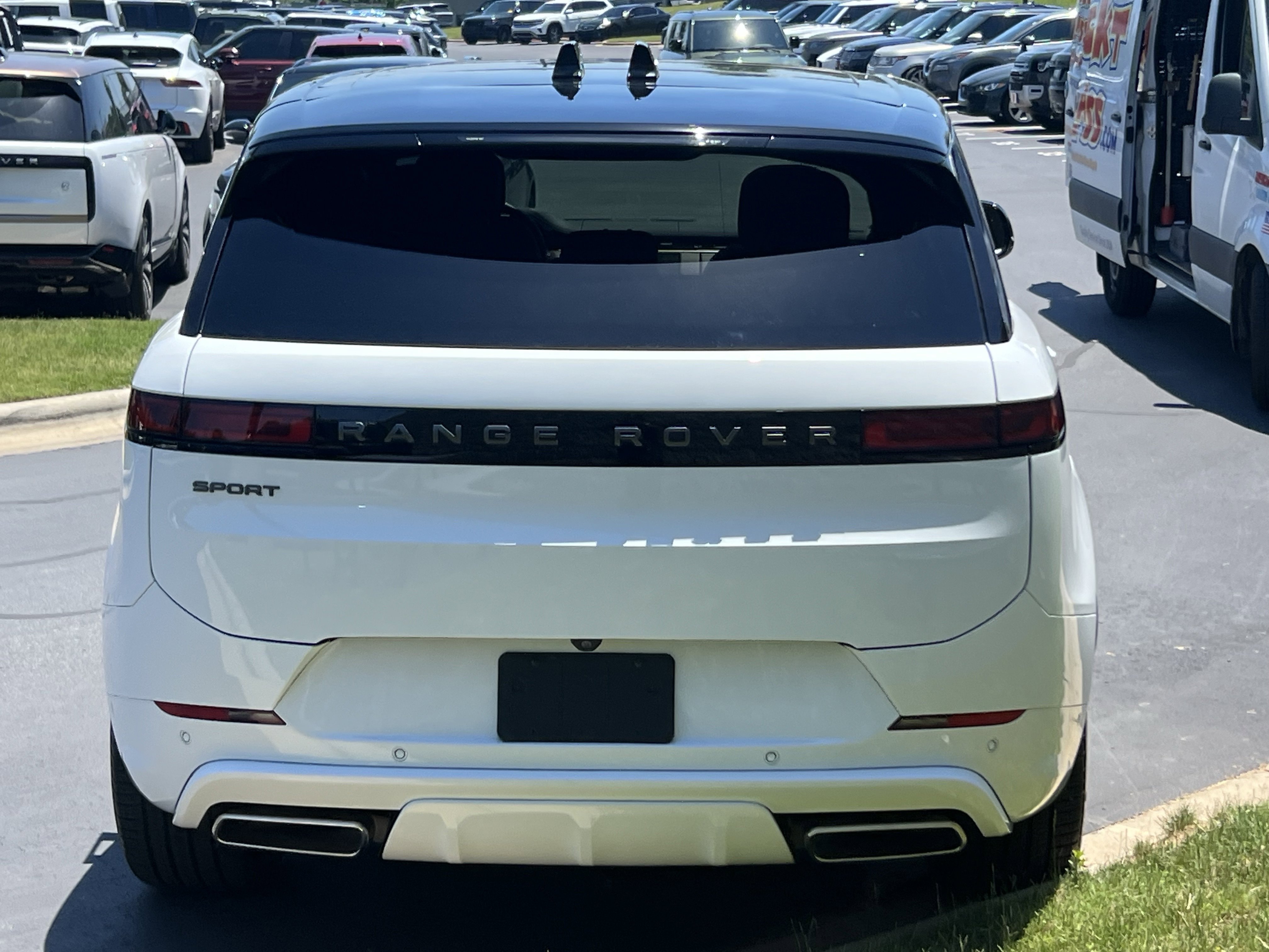 Certified 2025 Land Rover Range Rover Sport Dynamic SE AWD/4WD image 6