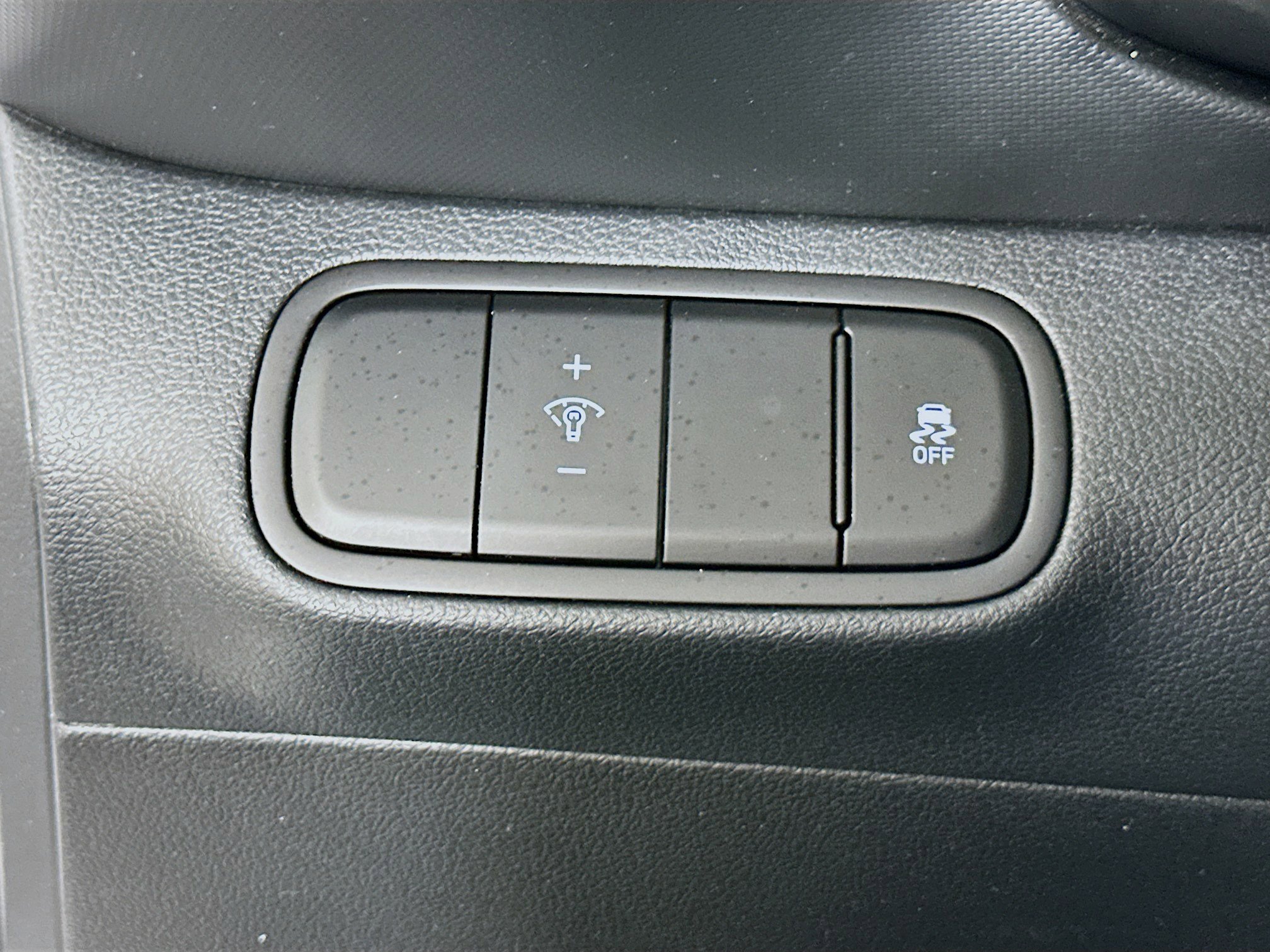 Used 2025 Hyundai Venue Limited image 17