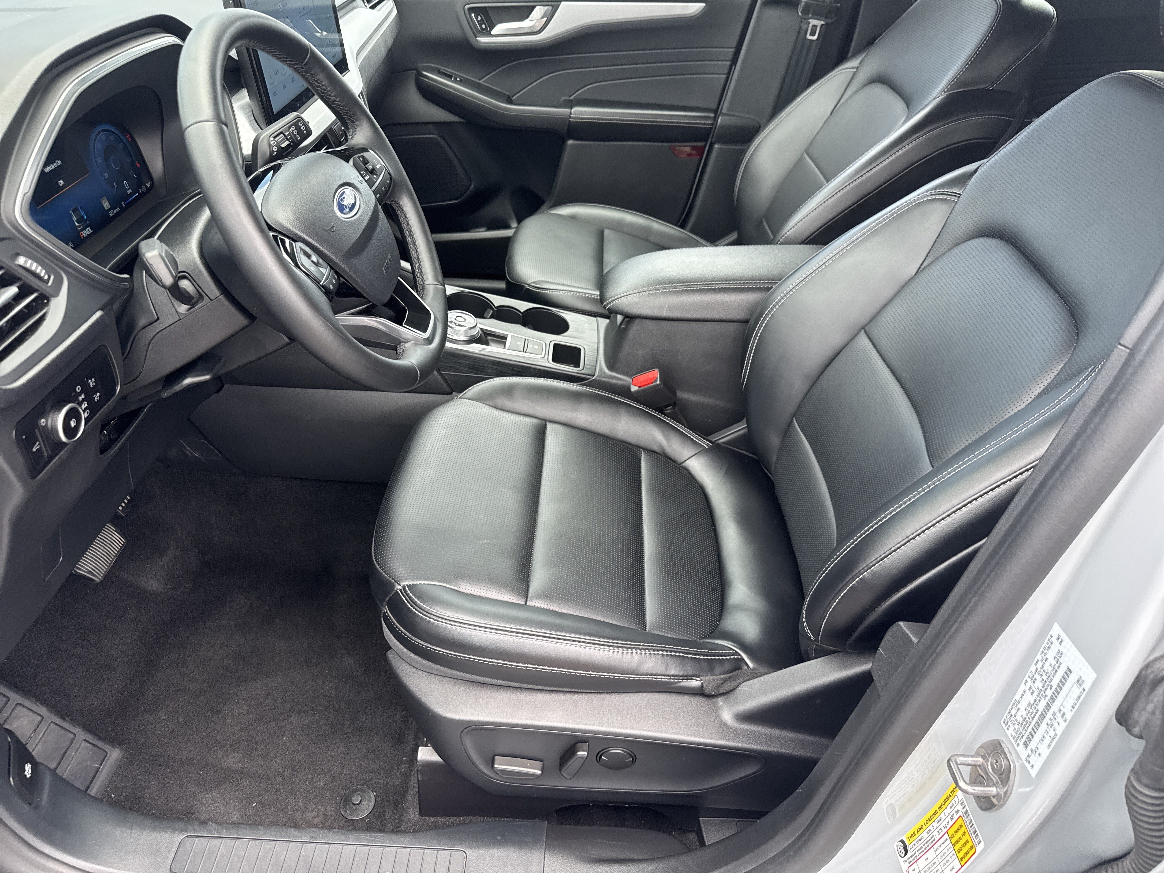Certified 2025 Ford Escape Platinum AWD/4WD image 10