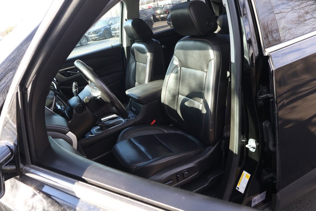 Used 2020 Chevrolet Traverse LT w/ LT Premium Package image 28